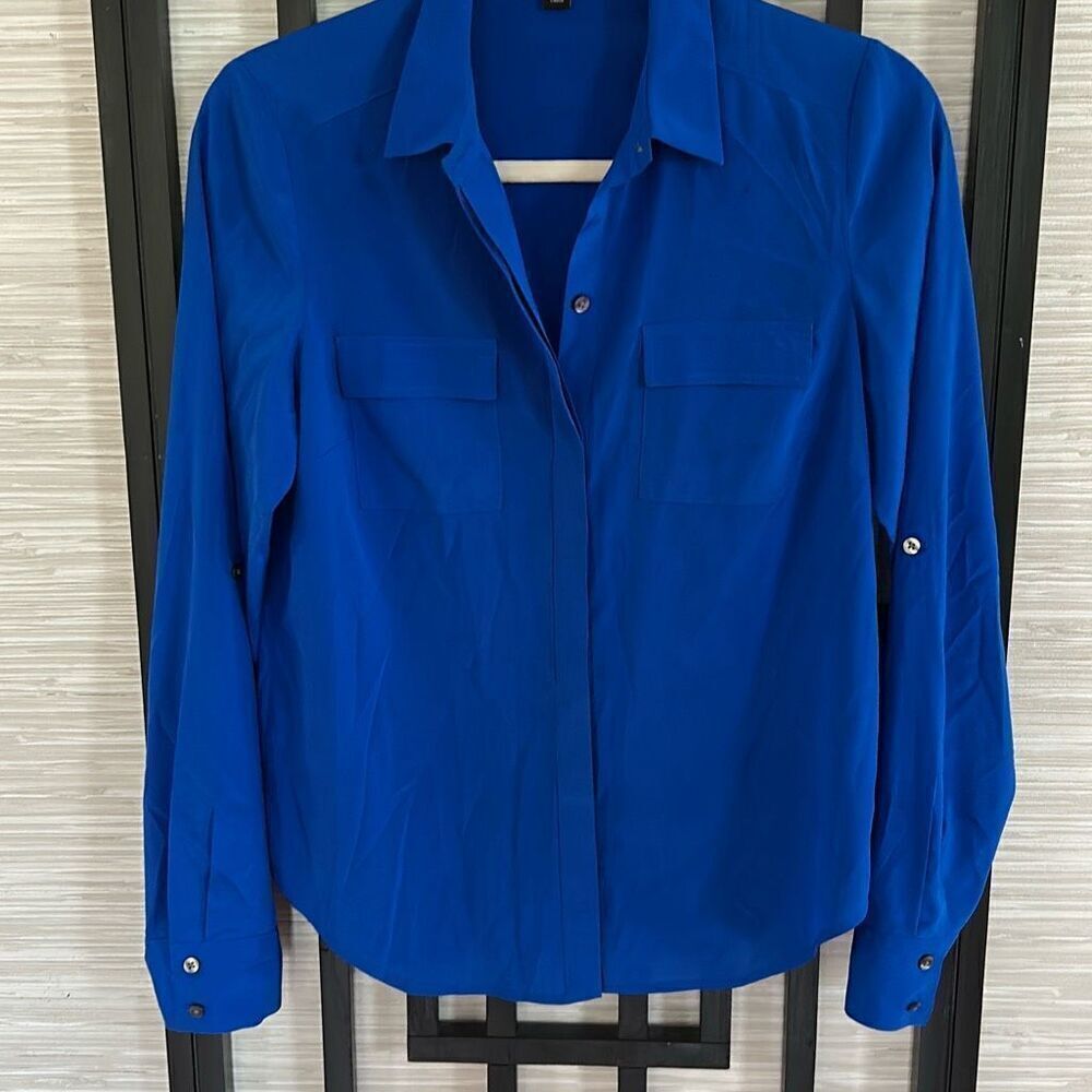 Ann Taylor 100% silk blouse size 2